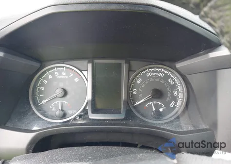 2017 Toyota Tacoma z USA, uszkodzony, nr VIN 5TFAZSCNXH045044